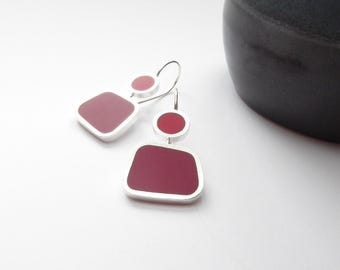 Quadratische Ohrringe in Rot & Burgund - Colourblock Hängeohrringe