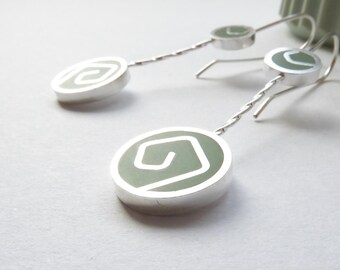 Jugendstil Grüne Blumen Ohrringe: Rose Twist Lange Tropfen