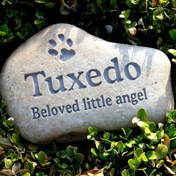 Pet memorial stone - Custom Engraved Pet loss gift