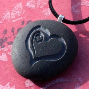 Sweet Heart pendant - Tiny PebbleGlyph (C) - Engraved beach stones