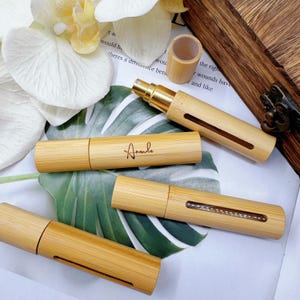 Personalized bamboo perfume dispenser bottle,Bridesmaid Gifts,perfume spray bottle,travel perfume bottle,Wedding Party Favor,Gift for her