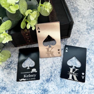 Aangepaste schoppenaas flesopener, metalen pokerkaart flesopener, casinokaart bieropener, roestvrijstalen stalknecht cadeau, huwelijksgunsten