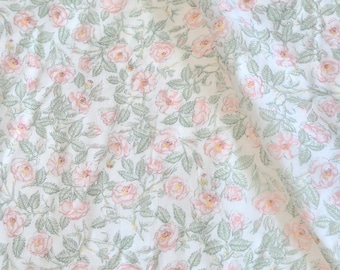 Tissu rayonne Challis blanc imprimé roses 45" vintage par mètre