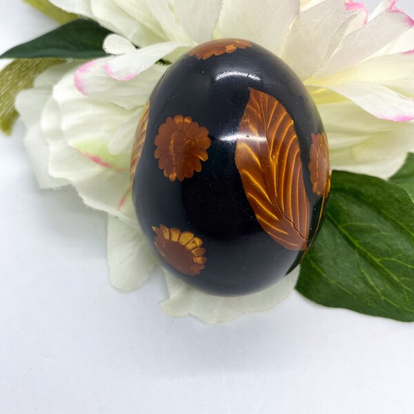 Vintage Black Lacquer Decorative Egg with Etched Wood Inlay, Asian or Japanese, Home Decor, Object d 'Art Gift for Home