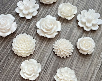 White Flower Magnet Set, White resin flower Magnets, strong fridge magnets, gift for gardener, magnet set, garden club gift, white magnets