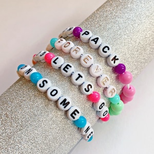 Conjunto de pulseiras Eras explícitas, pulseira da amizade com palavrões, pulseira Taylor explícita, palavrões personalizados, conjunto de 4, pacote de cadelas, 123 LGB