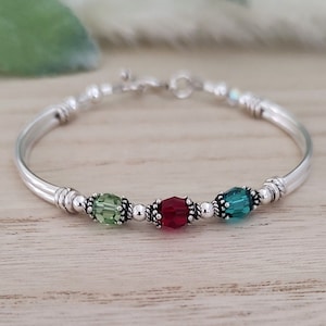 Family Birthstone Bracelet for Mom Christmas Gift for Mothers Day Bracelet Birthstone Bridesmaid Gift for Her Bracelet Grandmother Gift