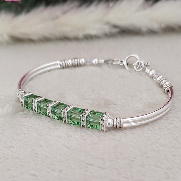 Joyería de piedra de nacimiento de peridoto Pulsera personalizada de piedra de nacimiento de agosto para mujeres Joyería Regalo de cumpleaños de agosto personalizado para el cumpleaños de agosto