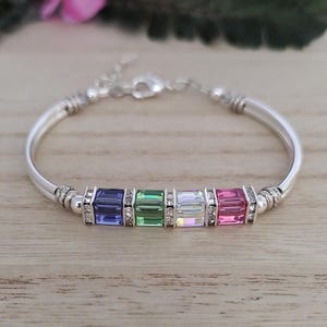 Personalized Mothers Birthstone Bracelet Personal Birthstone Gifts-for-Women-Friend Birthday Gifts for Anniversary Birthday Gift-for-Wife