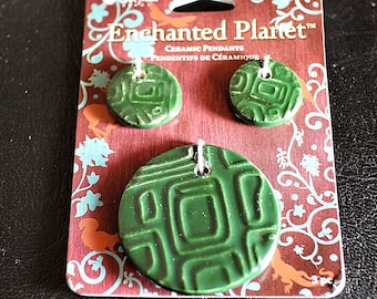 Enchanted Planet, Green Pendant Set