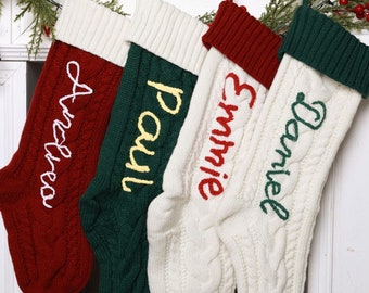 Chaussette de Noël torsadée brodée à la main : décoration de Noël personnalisée en famille