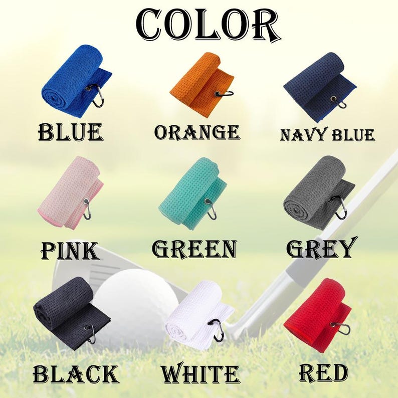 Puede incluir: Un conjunto de 10 toallas de golf en varios colores, incluyendo azul, naranja, azul marino, rosa, verde, gris, negro, blanco y rojo. Cada toalla est&aacute; enrollada y tiene un gancho de metal.