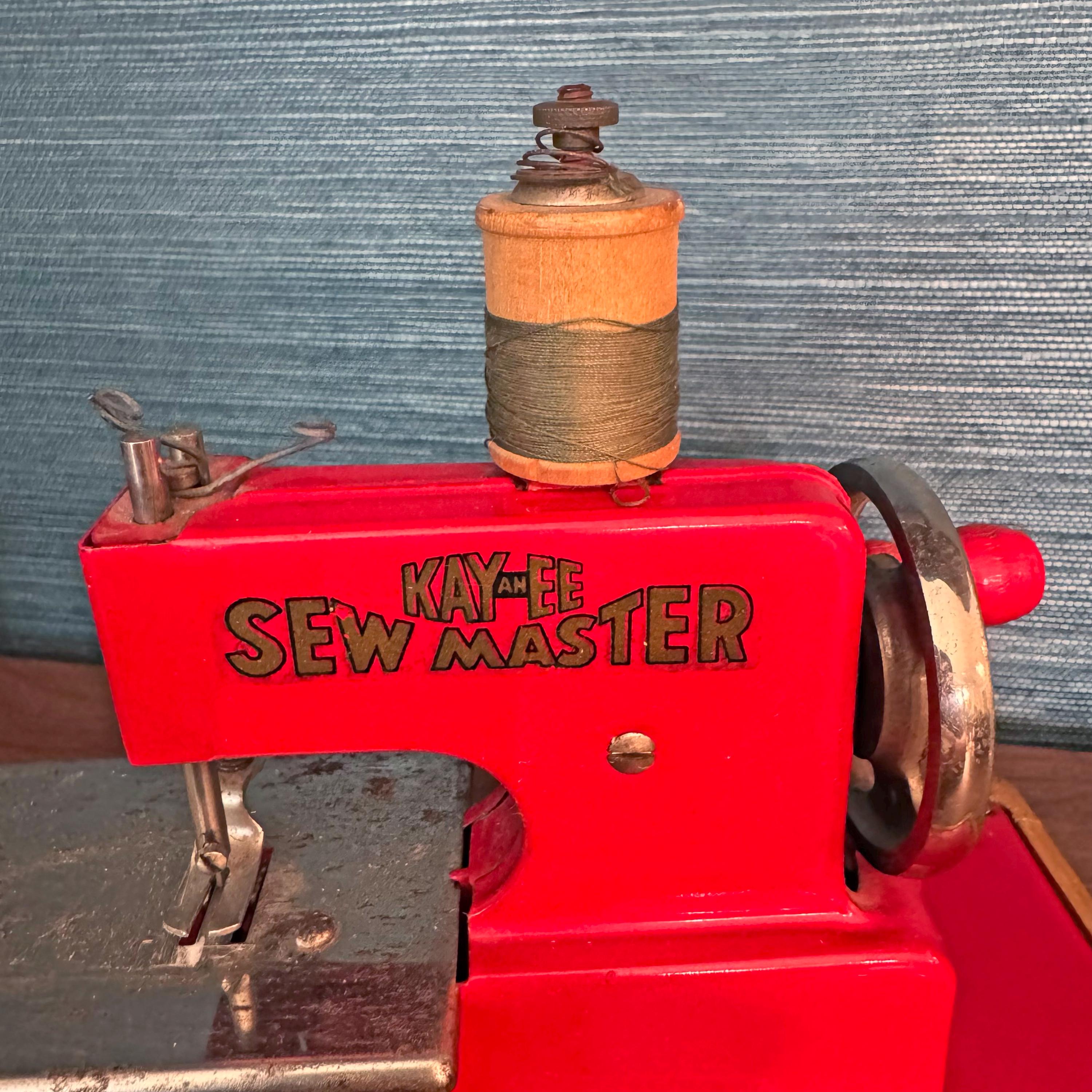 Vintage Kayanee Sew Master Toy Sewing Machine: 1940s German Hand