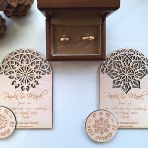 Kundenspezifische hölzerne Mandala-Hochzeitseinladungskarte mit Save The Date Magnet, umweltfreundliche Hochzeit, Blumenholzhochzeitskarte