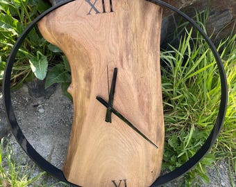 Live Edge Walnut Wall Clock: Black Roman Numerals, Wood Art