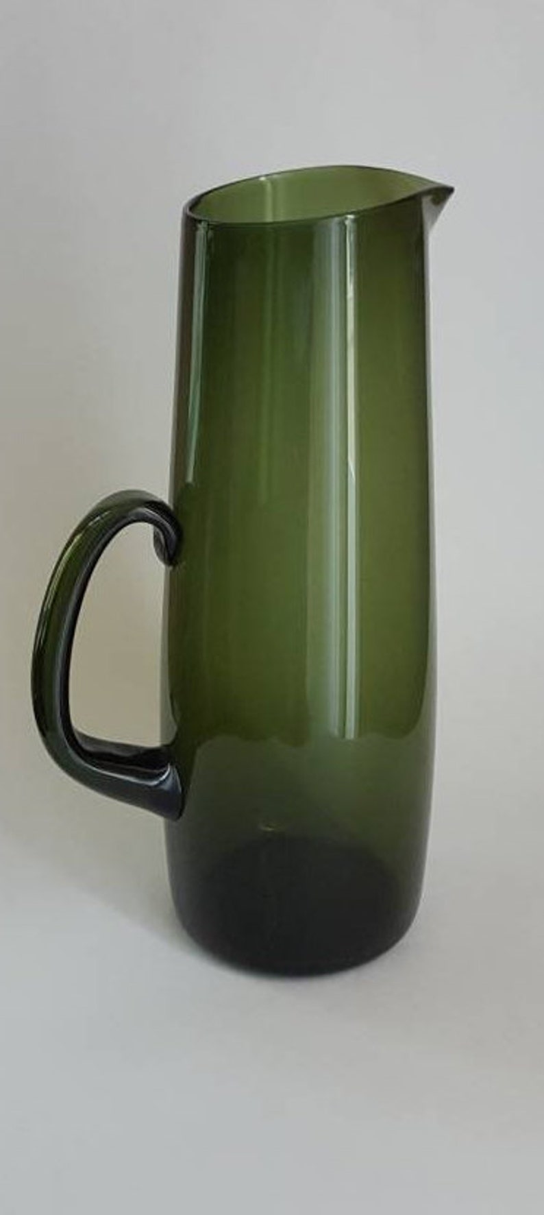 Beautiful Emerald Green Iittala Finland Green Glass Serving Pitcher Timo Sarpaneva Mid Century Tall Martini Water Pitcher