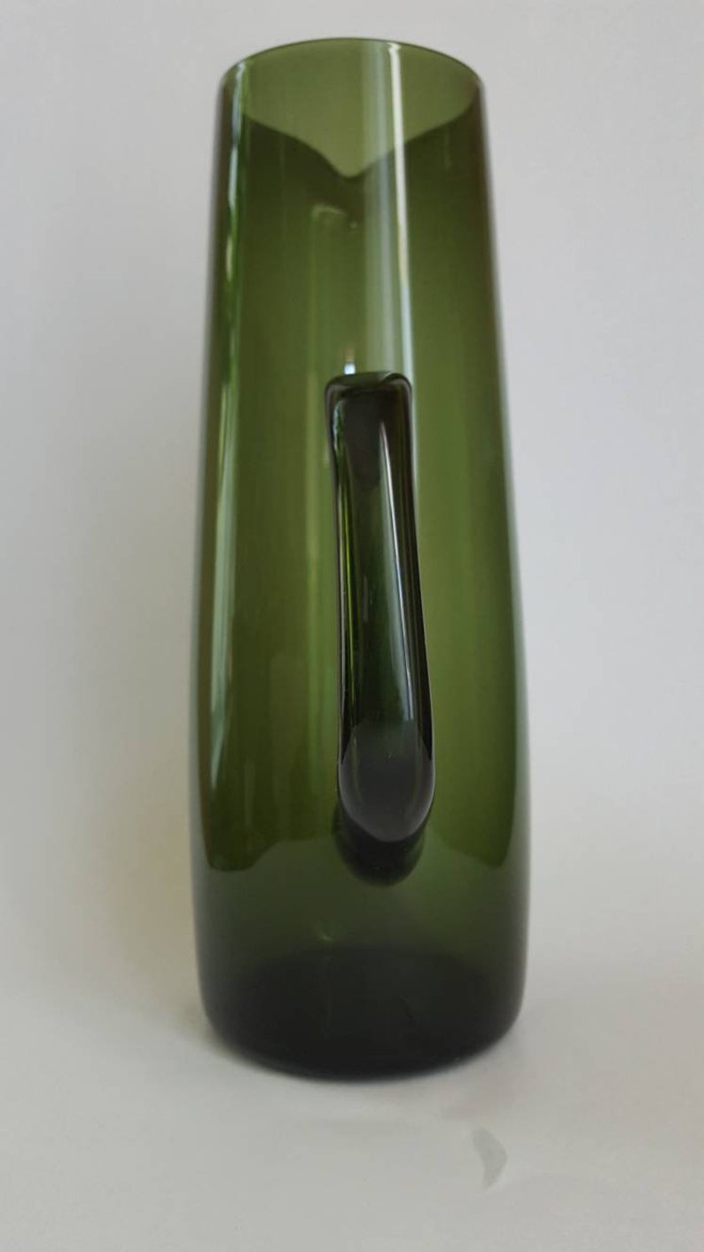 Beautiful Emerald Green Iittala Finland Green Glass Serving Pitcher Timo Sarpaneva Mid Century Tall Martini Water Pitcher