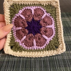 Crochet Pattern - African Flower Granny Square | Beginner-Friendly Step-by-Step PDF | Unique Floral Crochet Block for Blankets, Bags, & More