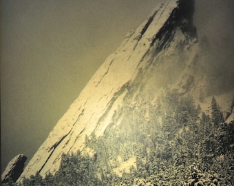 Lámpara de noche Emerge de la línea de fotografía exclusiva de Steele Photography. Third Flatiron en Boulder, Colorado.