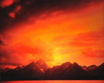 Luz nocturna al atardecer en Grand Teton: Fotografía de Wyoming, lago Jackson