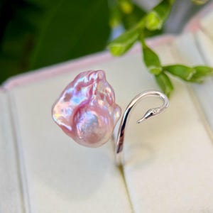 Rosa Lila Roter Barockperlenring, verstellbarer Silber-Statementring, Schwanenschmuck