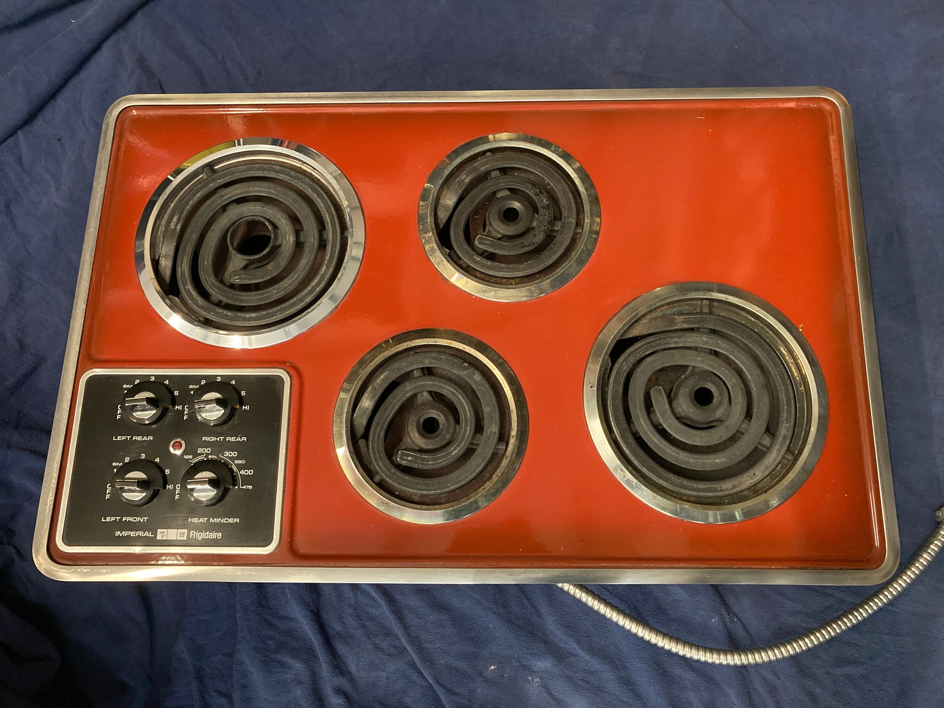 Rare poppy red stove and refrigerator - original colors from Frigidaire  circa 1975 - Retro Renovation