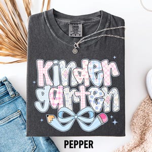 Comfort Colors®, Kindergärtnerin Shirt, Kindergarten Shirt, Kinder Crew, Kinder Garten Lehrerin, Schulanfang Shirt, Pre-K Lehrerin