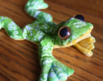 Pattern, Froggie Sewing Pattern, Toy Beanbag Frog, Retro Frog Sewing Pattern, Button Eyes/Safety Eyes, Stocking Stuffers, Green Frogs