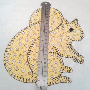 pdf SQUIRREL, Single Block .pdf, Instant Download, Traditional Applique Squirrel Pattern, Hand or Fusible Applique, Free Shipping, Quilted image 2