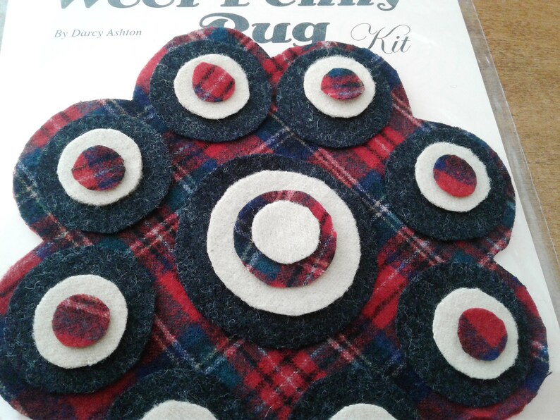 Wool KIT Wool Penny Rug Kit LARGE SCALLOPED preCut Wool Etsy