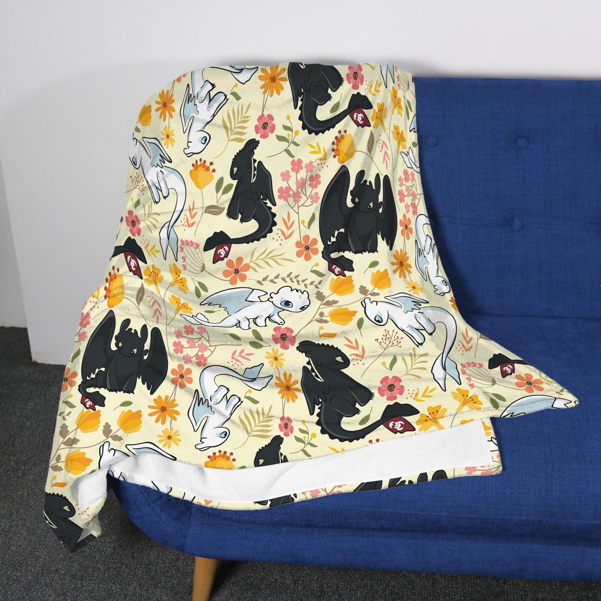 Toothless Throw Rugs Toothless Fleece Blanket - Light Fury Blanket - Cute Dragon Fleece ...