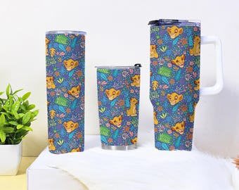 Vaso hawaiano Simba de acero inoxidable con pajita de El Rey León (40 oz, 30 oz y 20 oz) - Regalo para fanáticos de los dibujos animados.