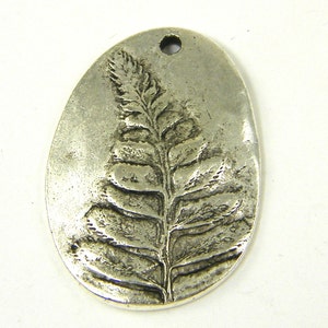 Fern Pendant, Antique Silver Fern Charm, Silver Botanical Jewelry Supply, Nature Pendant Charm |NU5-5|1 XN