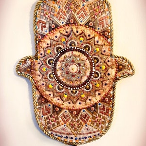 Handcrafted Hamsa Wall Hanging: Beaded Jewish Art Decor