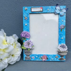 Cornice portafoto con ortensie / Decorazione floreale in stile cottagecore, cornice in legno 4x6