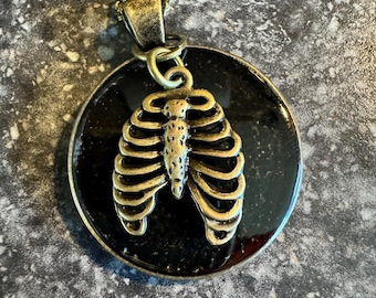 Gothic Eleganz Skelett Brustkorb Anhänger Halskette