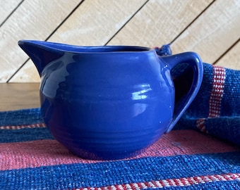 Jarra vintage Bauer color crema azul