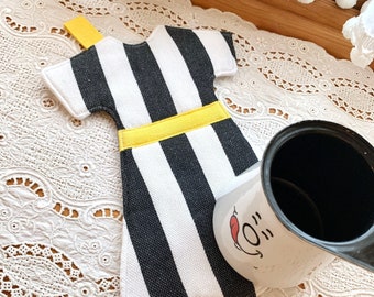 Black and White Striped Hot Mama Trivet or Hot Pad, Countrycore Kitchen Decor, Kitchen Decor Dressy Mug Rug Coaster by Klosti
