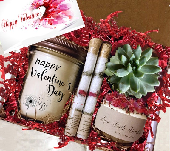 Spa Gift Set Valentine's Day Gift, Spa Gift Basket, Mother's Day Gift, Bath  Salts Gift Set, Self Care Box Gift for Wife 