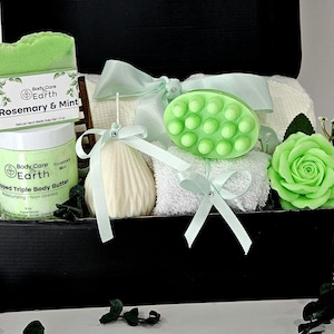 House Warming Gift With Blanket Gift For Wife Self Care Gift For Women Spa Gift For Her Gift For Her Gift For Mom Lavender Gift Box.