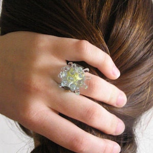 Anillo de espiga de cóctel turquesa - Anillo de declaración de vidrio hecho a mano en turquesa pálida con hoja de oro de 22 quilates - Regalo de joyería de vidrio de playa para ella