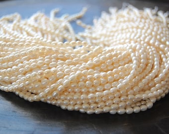 Freshwater Pearls 7-8 mm 12 Strand June birthstone brides bridal rw .pearl 788 Round Pearls Cultured Pearls WHITE Pearls