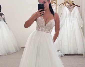 Elfenbein Satin Brautkleid Tiefem V Seidenkleid Slit Front Brautkleidung Elegantes Hochzeitskleid