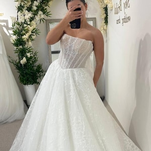 Strapless Shiny Tulle Wedding Dress, A-Line Corset Gown with Lace Details, White Princess Bridal Look