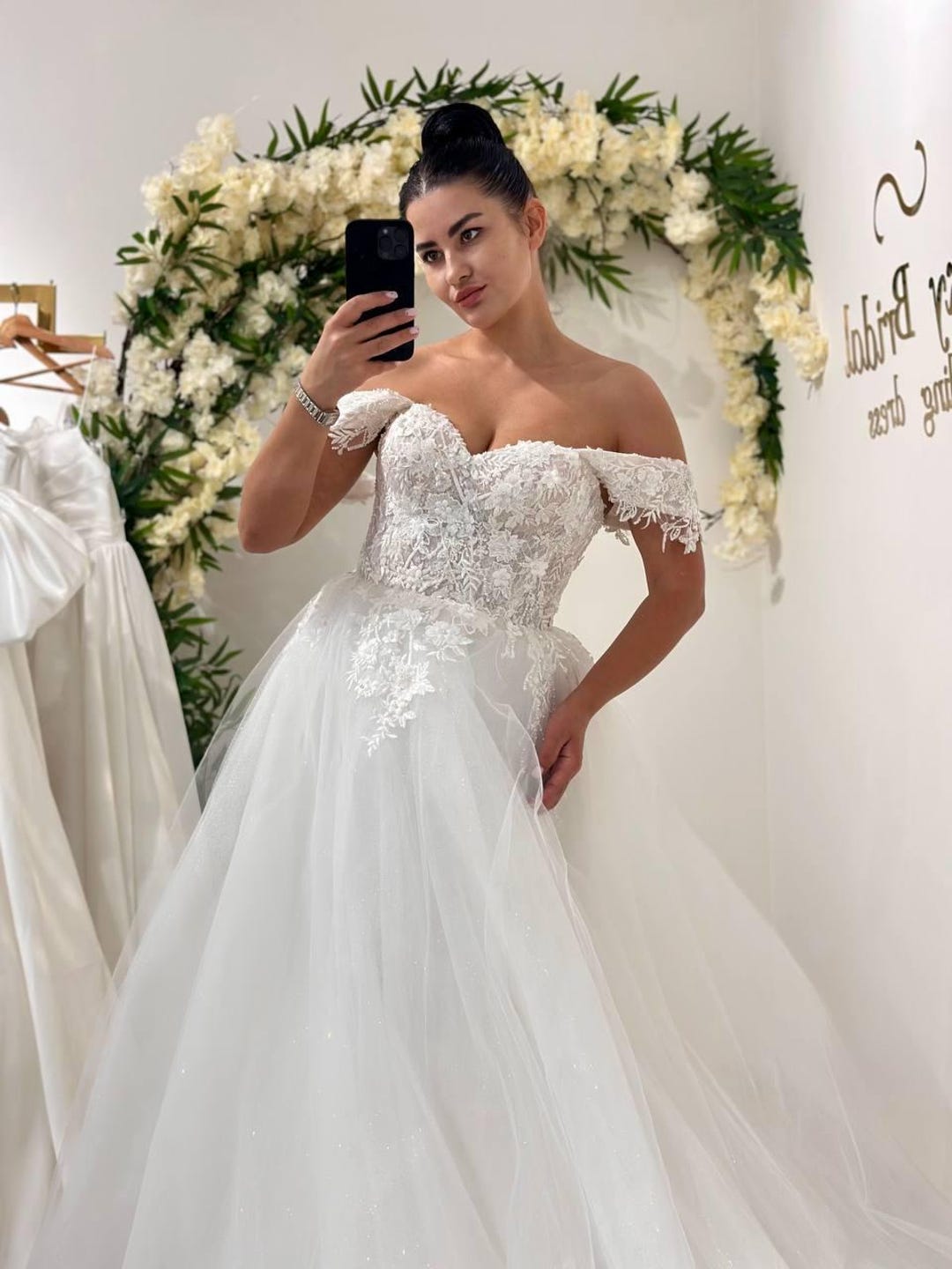 A-Line Long Sleeves Lace Tulle Wedding Dress Ivory