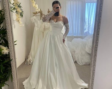 Luxury Satin and Lace Wedding Dress, Corset Gown with Lace-Up Back, Detachable Sleeves, Full Skirt with Train