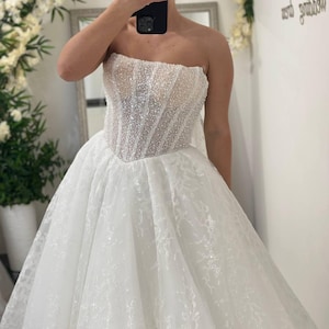 Princess Style Bridal Dress, Sparkling Tulle A-Line Gown, Strapless Corset with Lace, Glamorous Wedding Look