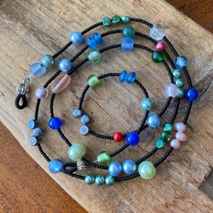 Colorful Pastel Eyeglass Holder Chain, Pink Purple Green Blue Pearl Eyeglass Holder, Frosted Glass, Fun Festive Eyeglass Holder