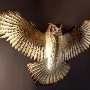 Owl woodcarving by Jason Tennant, Silent Flight, Small image 2