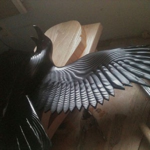 Raven wood carving by Jason Tennant image 6